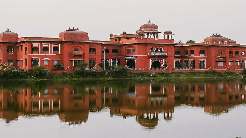 Delhi to Darbhanga Taxi
